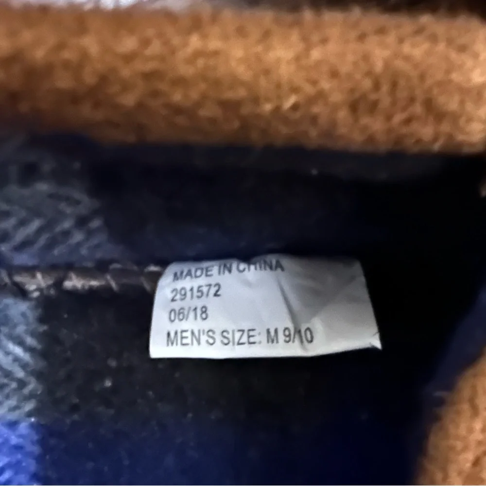 Creighton moccasin slippers men’s 9/10 brand new chestnut brown blue jays